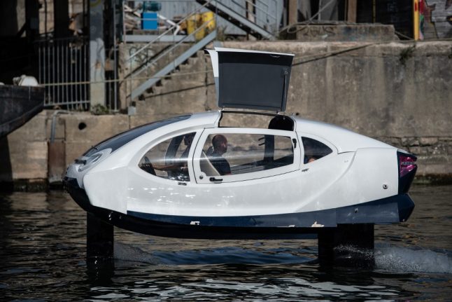 IN PICTURES: Paris tests out new ‘flying’ water taxi as way to beat the traffic