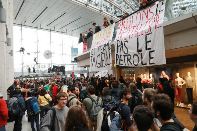 Paris climate activists kick off worldwide Extinction Rebellion protests