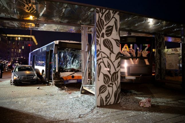 One man dead and 23 injured in Wiesbaden bus crash