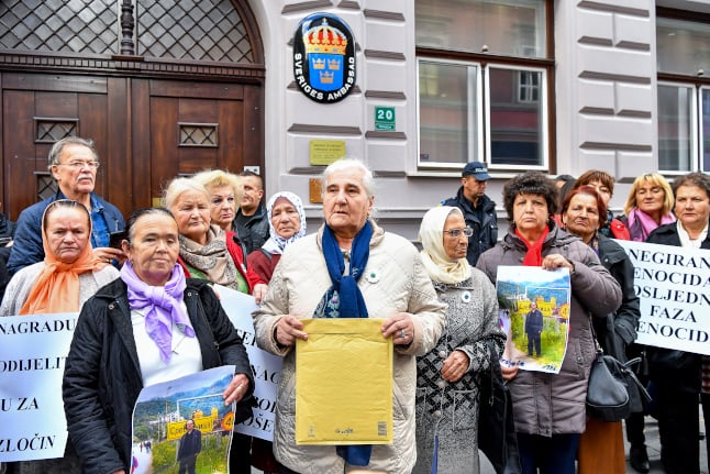 Srebrenica survivors protest Nobel Prize laureate outside Swedish embassy