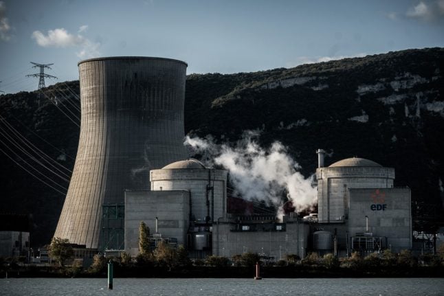 Earthquake hits France's nuclear power output