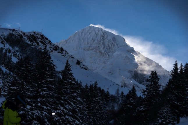 Two German girls among three killed in Italy avalanche