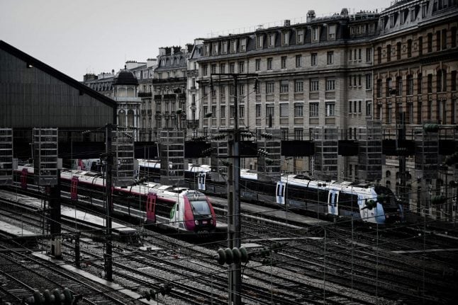 Paris set to be badly hit on Sunday as strike transport disruption continues