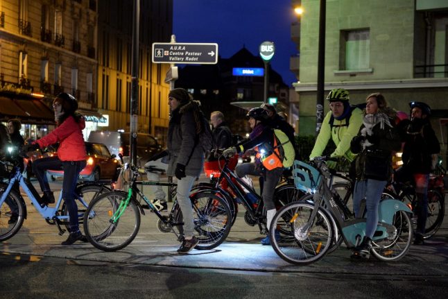 Injuries soar as Paris residents take to bikes during the strike