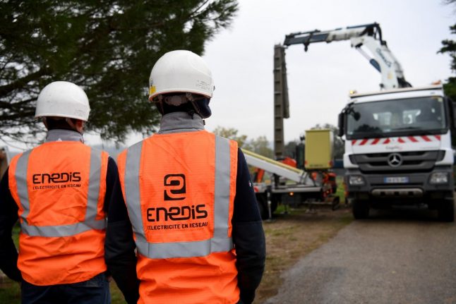 Storms leave 220,000 homes without electricity in south west France