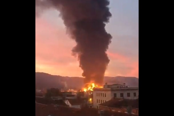 'Stay indoors': Smoke warning as huge blaze rips through industrial waste plant near Barcelona
