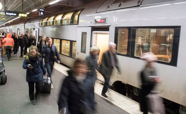Signal failure causes major delays and disruptions to Stockholm trains
