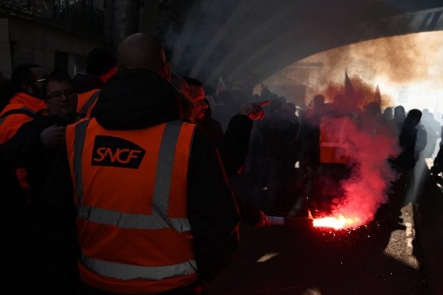 With no Christmas truce, transport strikes continue across France on Monday