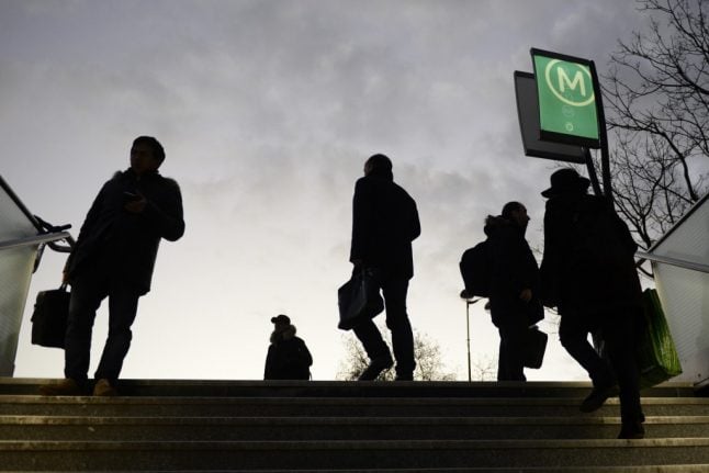 French transport strikes enter crucial week with slight improvement in Monday services