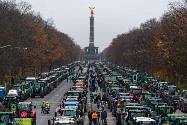 Traffic chaos hits German cities as farmers stage tractor protest