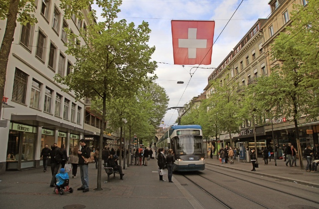 Swiss government moves to restrict social benefits to some foreign nationals