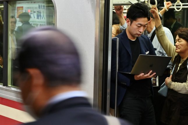 Commuting workers in Switzerland can now be paid for work done on the train