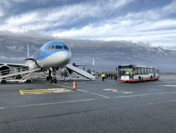 1,000 tourists stranded in French Alps after flights cancelled
