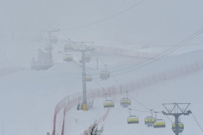 Four people seriously injured in Swiss ski chairlift accident