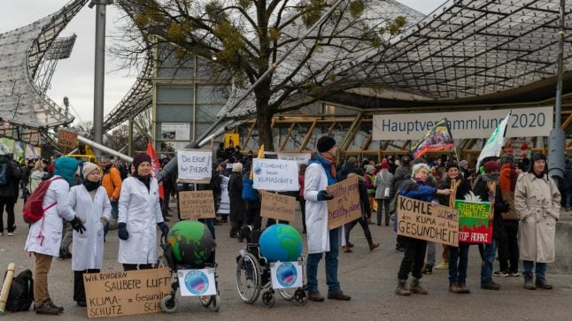 ‘We’ll continue our protests’: Environmental activists confront Siemens bosses in Munich