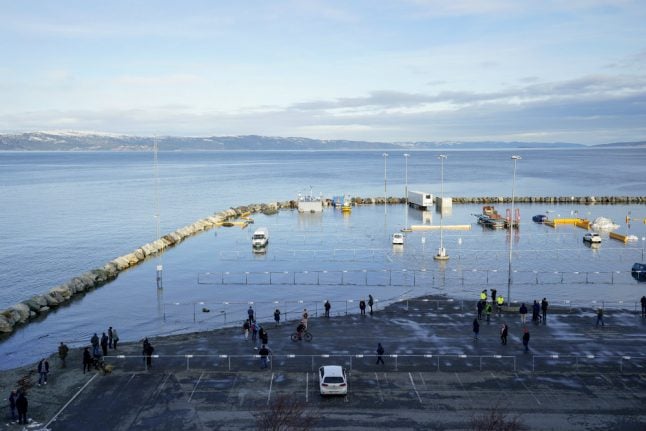 Extreme weather in Norway: Trondheim docks flooded by freak high water