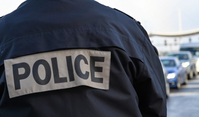 Roads closed in northern Paris after WWII bomb found
