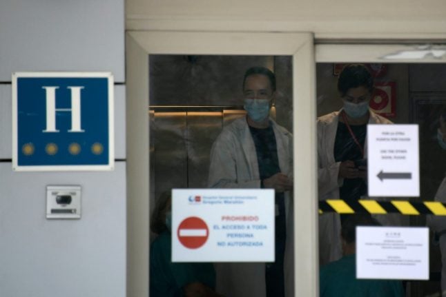 Spain calls on thousands of extra health workers in its battle against the coronavirus