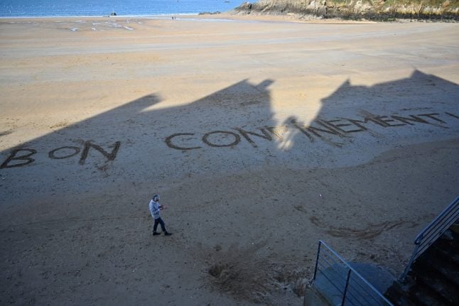 People ordered off the beaches as France tightens lockdown rules
