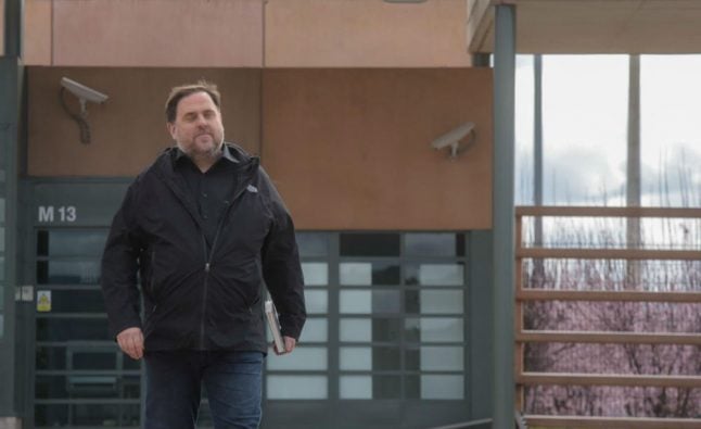 Oriol Junqueras: Catalan separatist leaves jail to teach on day release