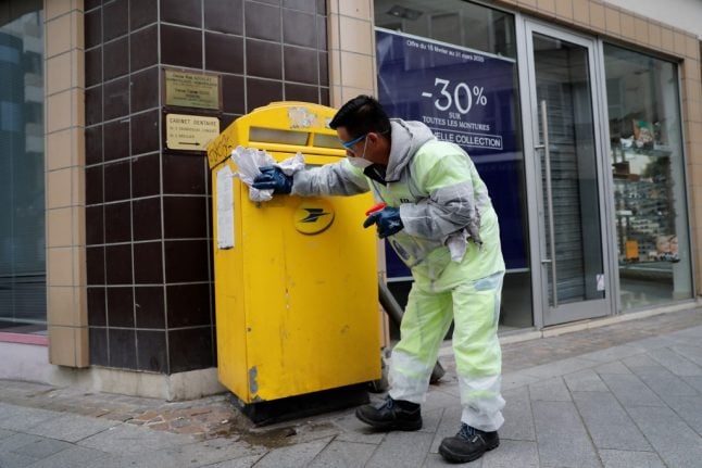 France reduces mail deliveries to three days a week