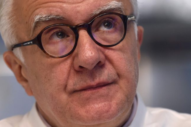 Safer to eat in restaurants than at home, claims top French chef