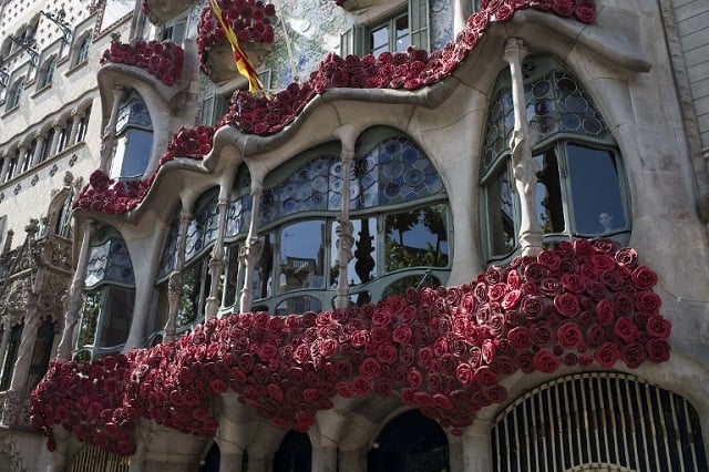 Why St George’s Day is celebrated in Catalonia with roses and books