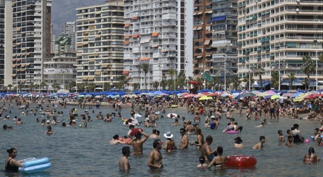 Social distancing to be imposed on Spain's beaches once lockdown ends