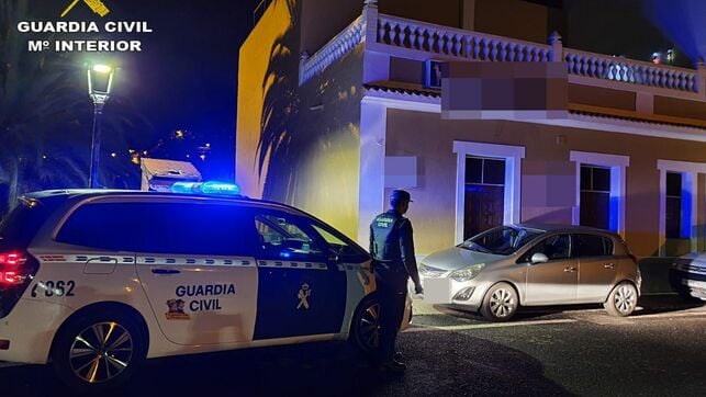 Spanish cops bust Tenerife supermarket 'bar' for breaking coronavirus ban
