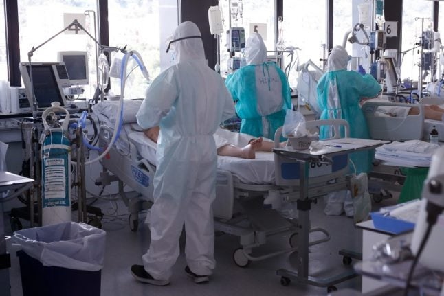 Spain's daily coronavirus death toll rises again