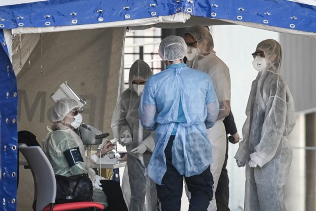 Coronavirus death toll in France nears 9,000 after 833 more fatalities recorded
