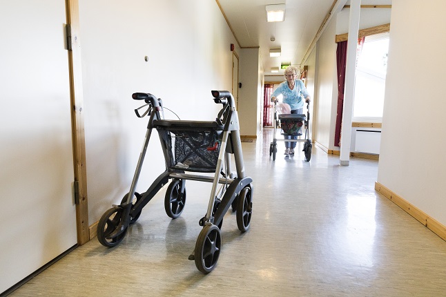 Coronavirus: What went wrong in Sweden's care homes?