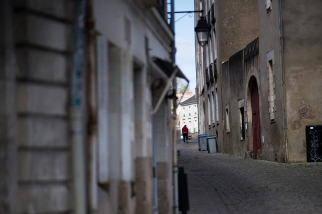 Lockdown increases risk of attacks on the street of France, say women's groups
