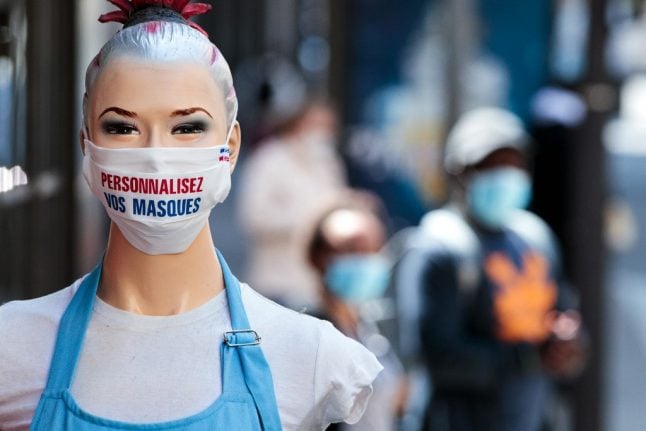 What are the rules on wearing a mask in France?