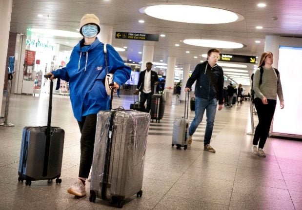 Denmark to make face masks mandatory at airports