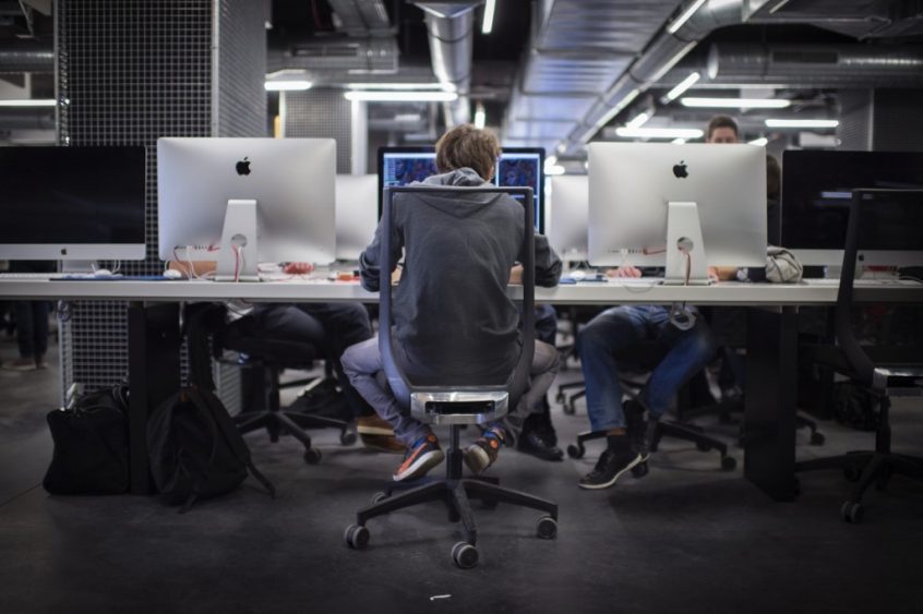 What are the best paying jobs in France?