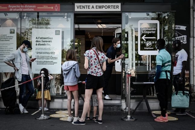 EXPLAINED: This is France's new plan to help workers and self-employed