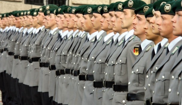 Debate starts over compulsory service to tackle extremism in German army