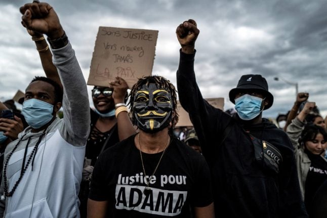 French judges order new inquiry into black man's death in custody