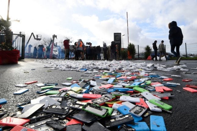 Free mobile phone recycling scheme launched in France