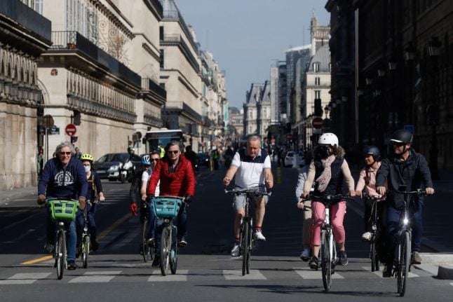 Long waiting lists in Paris cycle shops as city gets on its bike