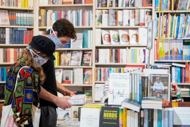 Face masks to remain mandatory in shops across Germany