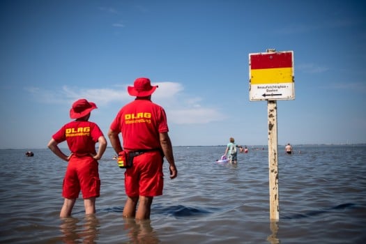 German lifeguard service: ‘Coronavirus won’t stop guards saving drowning swimmers’