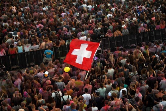 Coronavirus: Switzerland to allow large gatherings from October