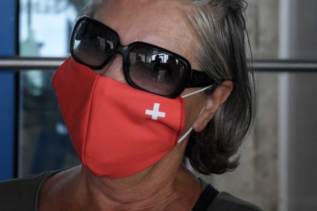 UPDATE: Fribourg, Valais to implement compulsory mask requirement in shops
