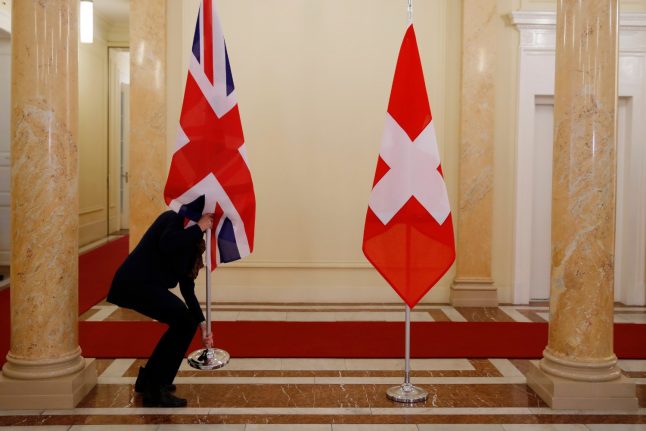UK to impose compulsory quarantine on arrivals from Switzerland