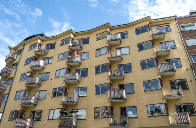 What's the difference between renting first-hand or second-hand in Sweden?
