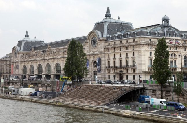 Paris: French woman denied entry to Musée d'Orsay over revealing neckline