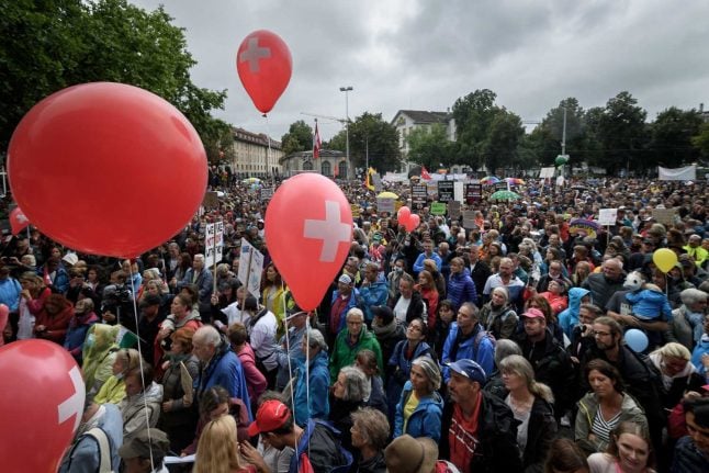 IN PICTURES: Hundreds attend coronavirus skeptic rally in Zurich