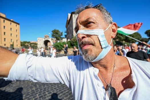 Small anti-face mask demo takes place in Rome